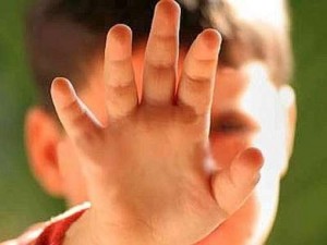 violenza bambini asilo nido